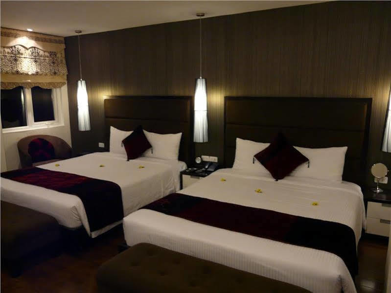 Hotel Orchid Kochi ภายนอก รูปภาพ